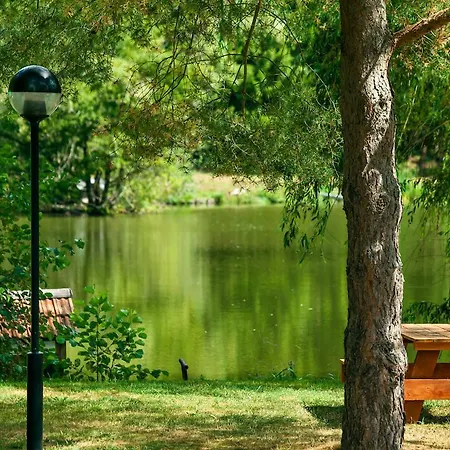Les Etangs Du Moulin D'harcy