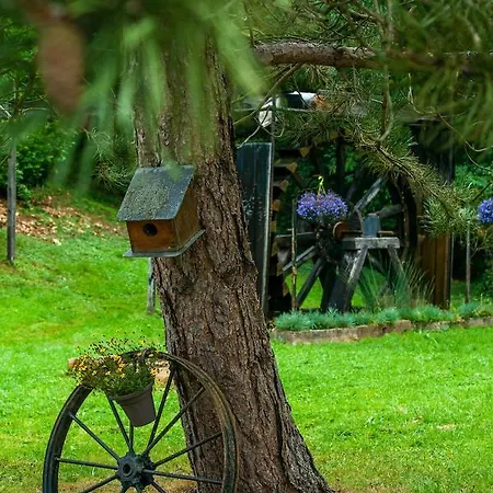 Les Etangs Du Moulin D'harcy Guest house