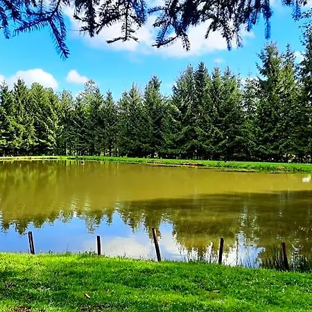 Les Etangs Du Moulin D'harcy Gasthuis 4*